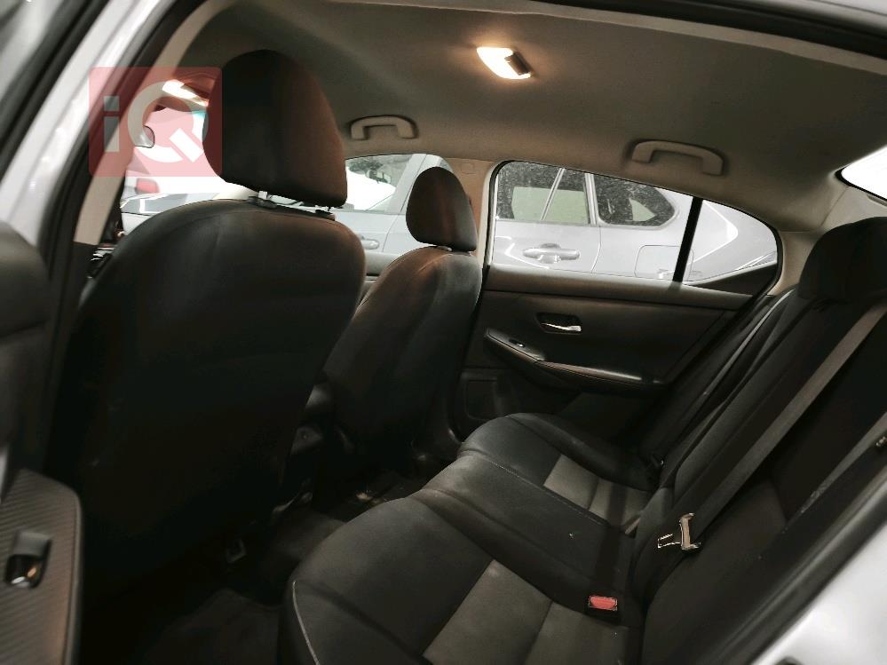 نيسان سنترا